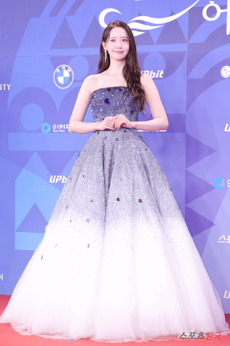 Yoona SNSD jadi MC Blue Dragon Series Awards 2025. Foto: Dok. Sports Hankuk
