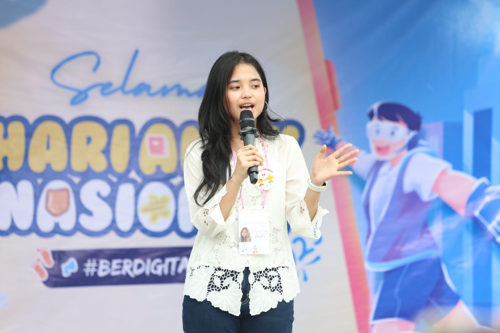 Masih SMA, Dinda Putri Sudah Rintis Karier Musik-Akting hingga Aktif di Kegiatan Sosial