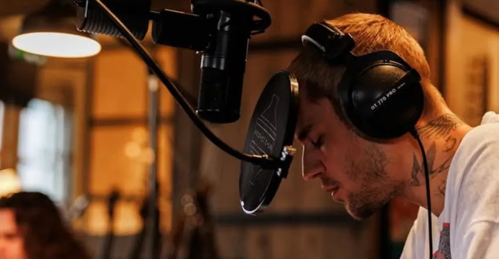 Justin Bieber Curhat soal Tekanan Mental di Album Terbaru ‘Swag’