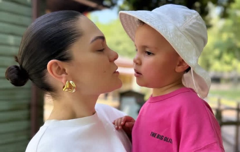 Jessie J Rindu Peran Jadi Ibu di Tengah Pemulihan Pasca Operasi Kanker