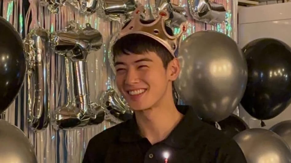 Cha Eun Woo Pamer Rambut Cepak, Siap Wamil Minggu Depan