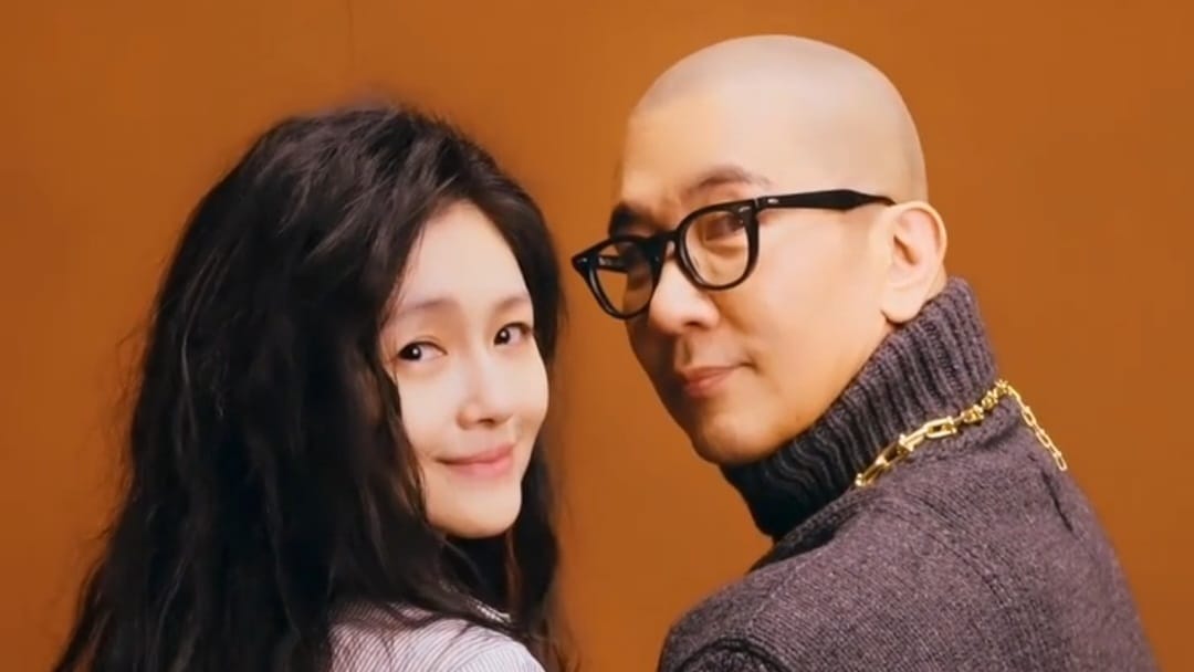 Pilu, Potret Suami Barbie Hsu Duduk Sendirian di Pemakaman