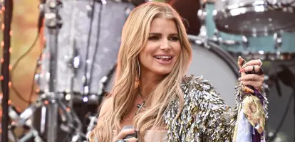 Memalukan, Jessica Simpson Ngompol saat Manggung