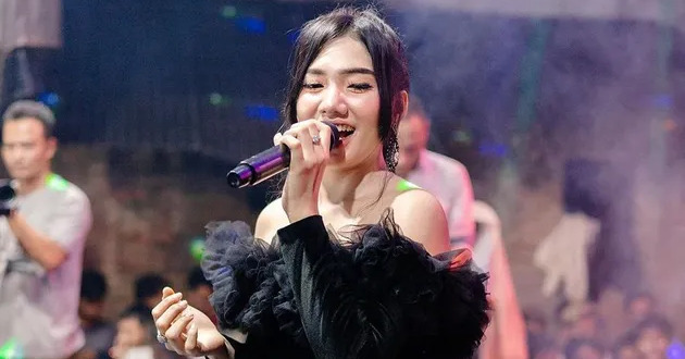 H-1 Ultah, Pedangdut OM Adella Lusyana Jelita Kecelakaan