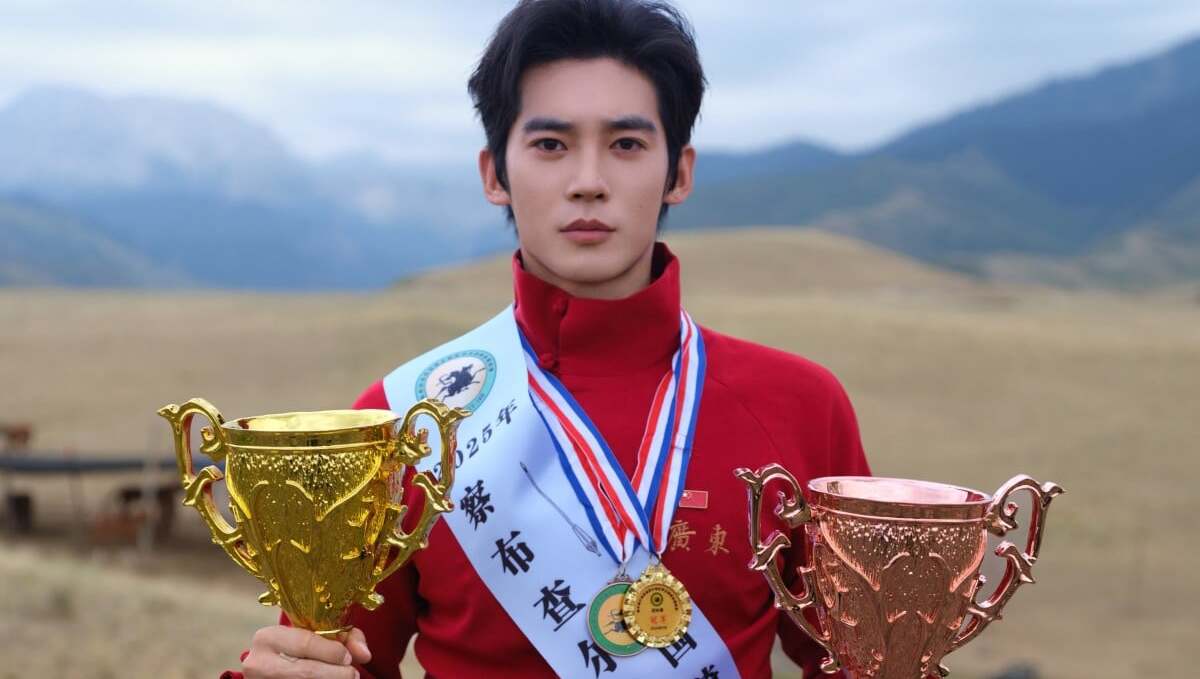 Aktor Tiongkok, Yu Shi Juara Panahan Berkuda Nasional