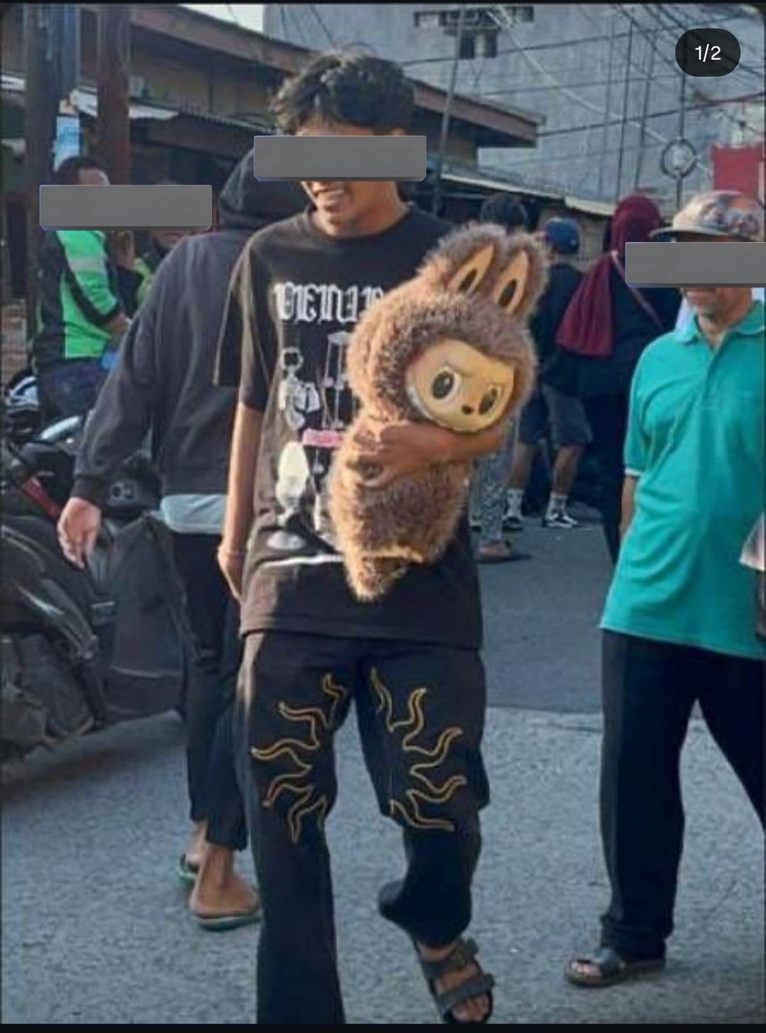 Labubu dari rumah Sahroni. Foto: Dok. X