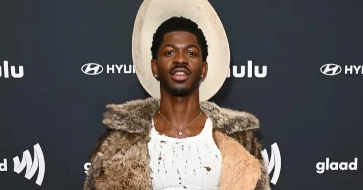 Lil Nas X Dilarikan ke RS Usai Ditangkap Polisi karena Keluyuran Bugil