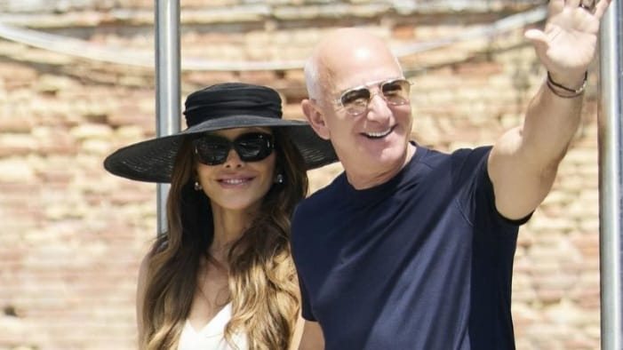Lauren Sanchez Pamer Jam Tangan Rp4,7 M, Hadiah Pernikahan dari Jeff Bezos