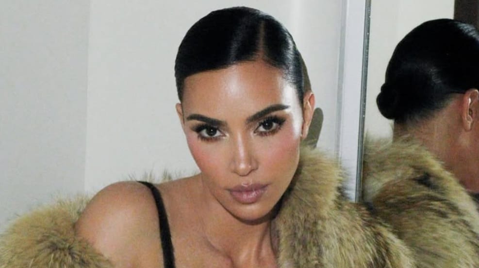 Nyeri Punggung Parah, Kim Kardashian Jalani Terapi Stem Cell