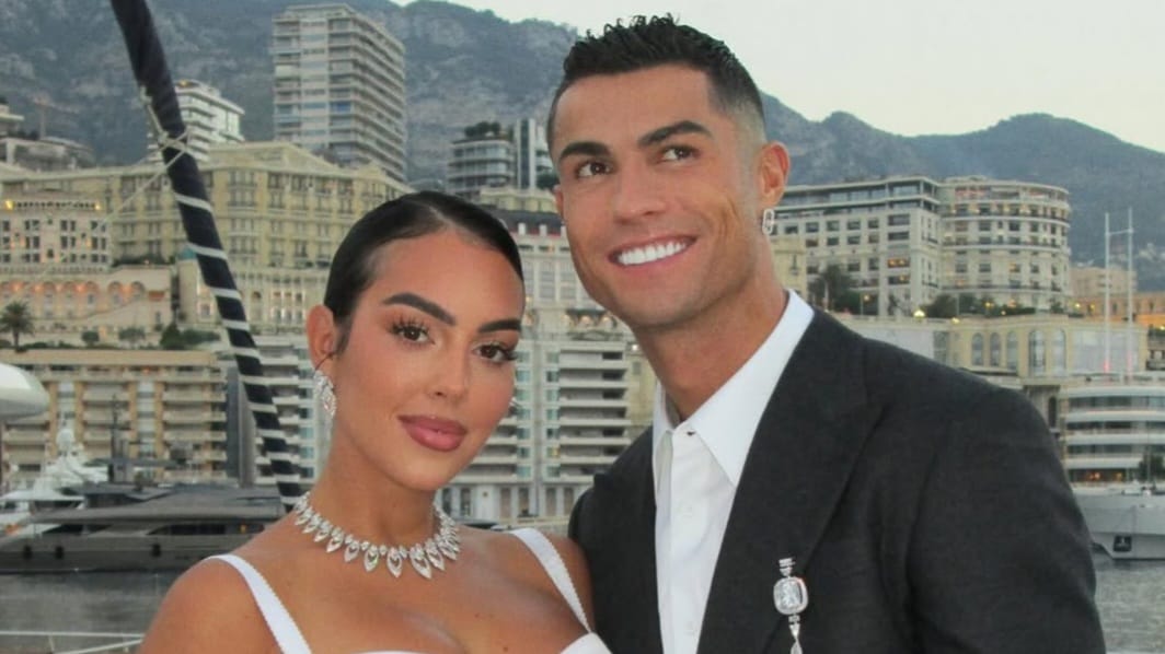 8 Tahun Pacaran, Cristiano Ronaldo Akhirnya Lamar Georgina Rodriguez