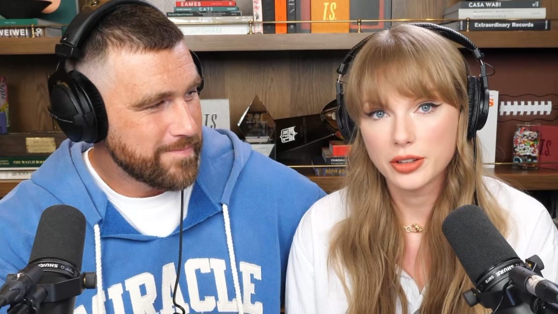 Taylor Swift Menangis di Podcast Travis Kelce, Kenapa?