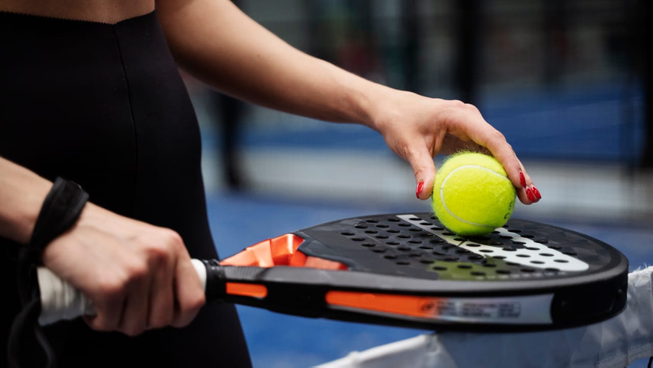 Cara Bermain Padel bagi Pemula, Hindari Kesalahan Ini
