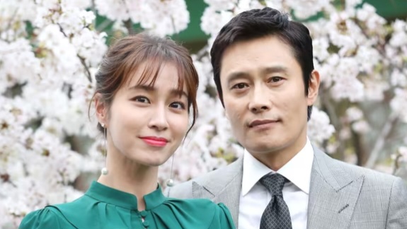 Begini Cara Lee Byung Hun dan Istri Rayakan Anniversary ke-12