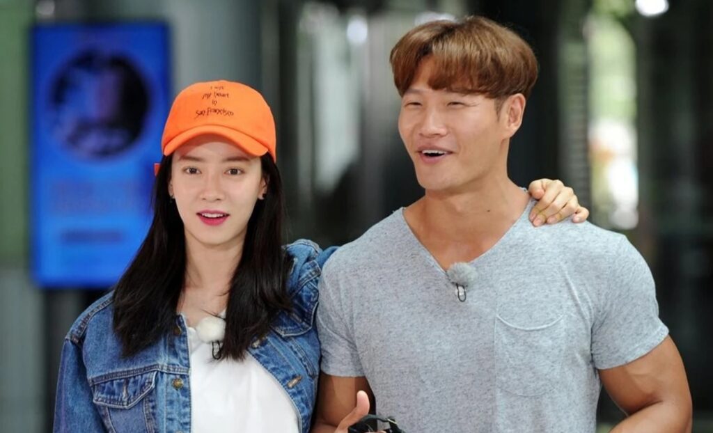 Bersama dengan Song Ji Hyo (Foto: Dok. Naver)