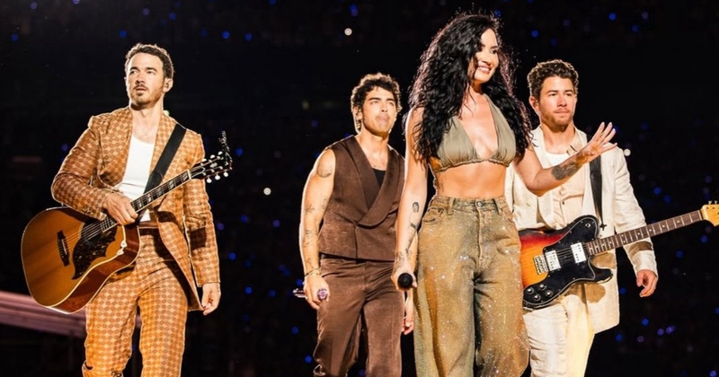 Demi Lovato Reuni Bareng Jonas Brothers