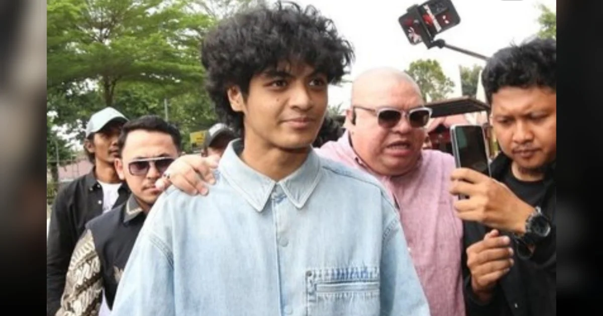 Vadel Badjideh Dituntut 12 Tahun Penjara dan Denda Rp1 M