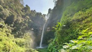 3 Air Terjun Terbaik Pilihan di Indonesia Yang Harus Anda Kunjungi 3 Air Terjun Coban Pelangi, Malang
