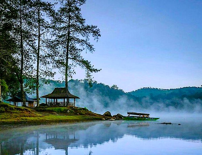 Rasakan Sensasi Melihat Keindahan Sunrise Terbaik Dari Situ Patenggang Yuk!