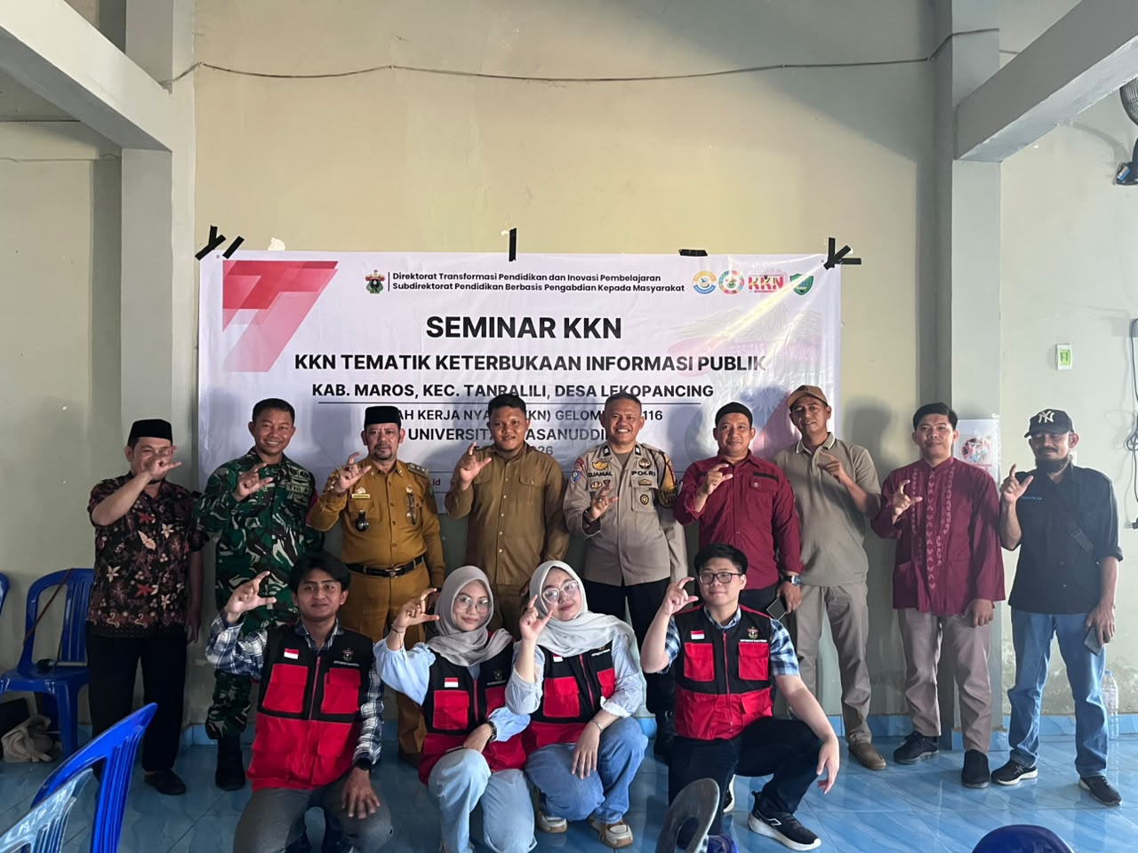 Mahasiswa KKN-T Keterbukaan Informasi Publik Unhas Gelar Seminar Program Kerja di Desa Lekopancing