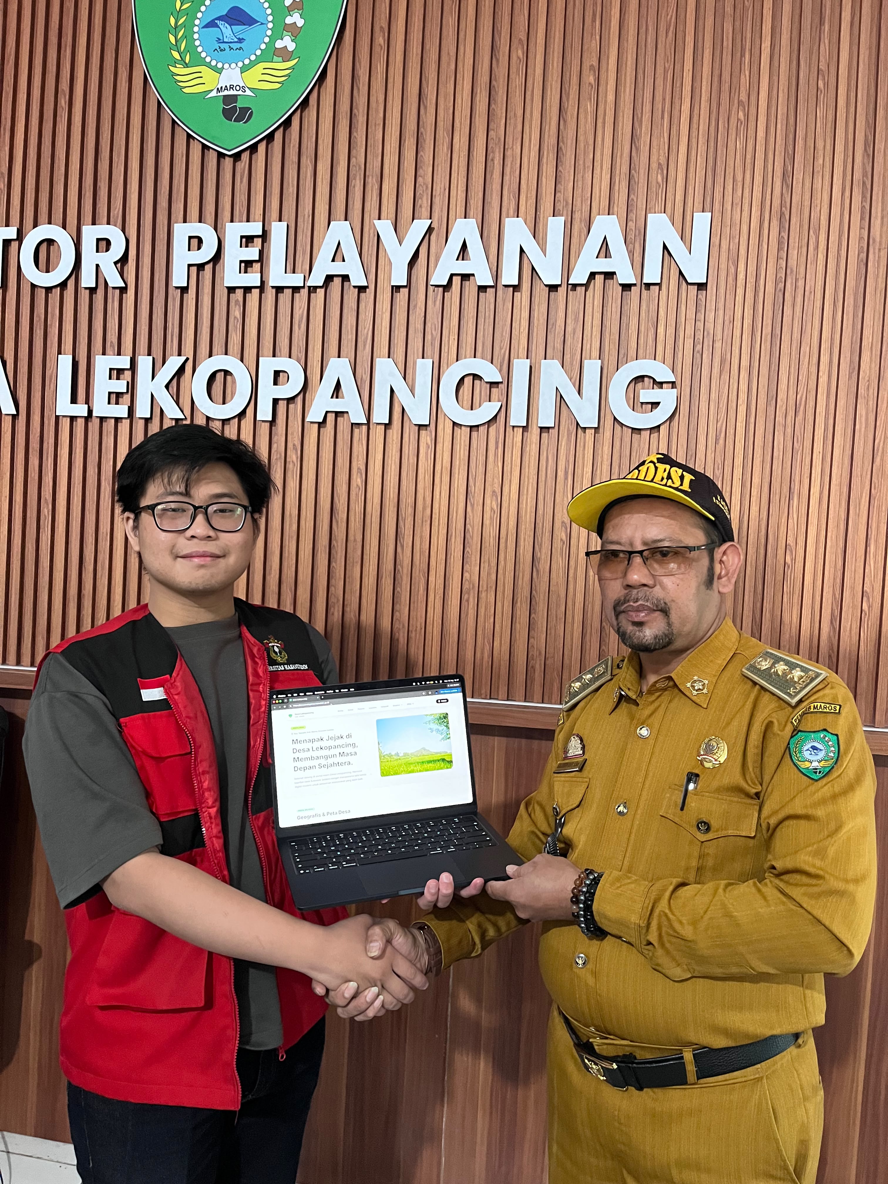 Wujudkan Transparansi, Mahasiswa KKN Unhas Luncurkan Website Profil dan PPID di Desa Lekopancing