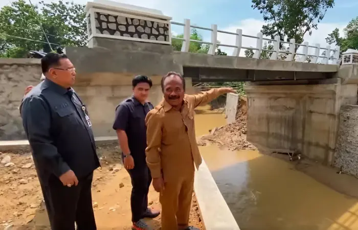 Inovasi Pelayanan Publik: Bocorkan Gaji DPRD Pati di Medsos, Dijamin Kinerja Langsung Moncer!