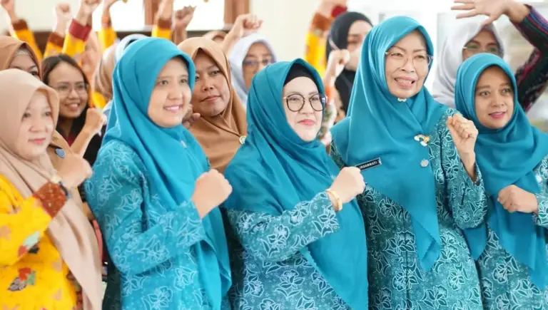 Atik Sudewo Bedah Kualitas Administrasi 10 Program Pokok PKK di Keben Karangwono
