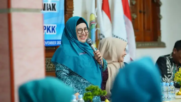 Atik Sudewo Monev 10 Program Pokok PKK di Cluwak