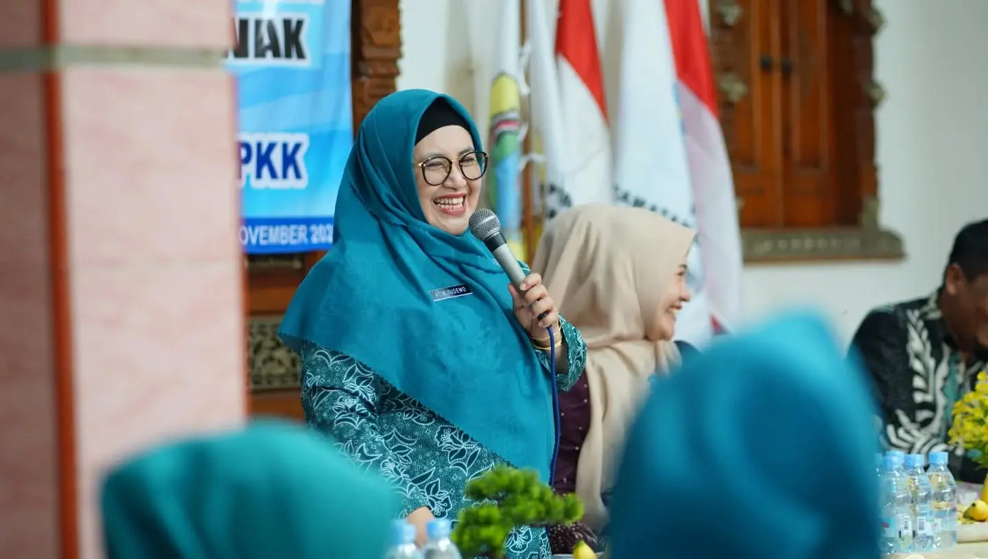 Atik Sudewo Monev 10 Program Pokok PKK di Cluwak