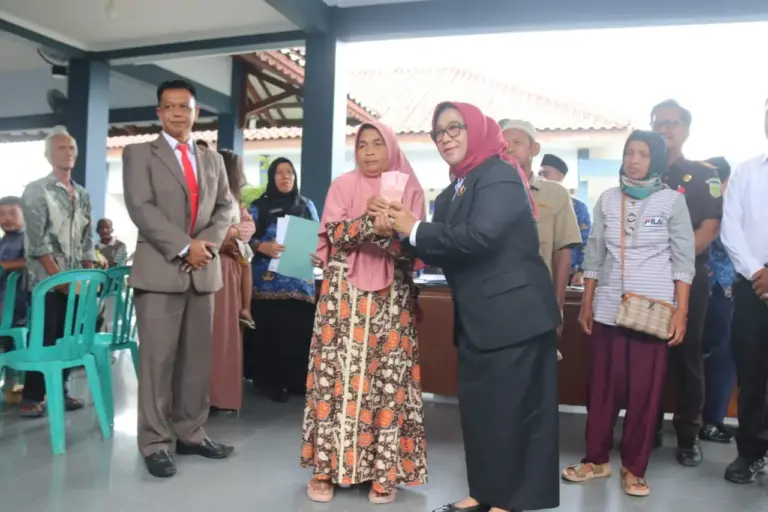 Kabar Baik! 3.888 Buruh Tani Tembakau Blora Terima BLT Rp600 Ribu Tahap Pertama