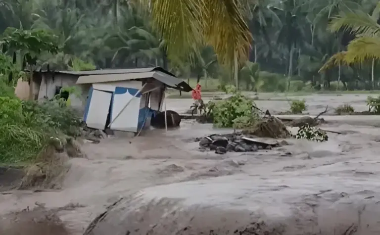Lahar Dingin Gunung Semeru Hantam Lumajang, Sejumlah Warga Sempat Terjebak