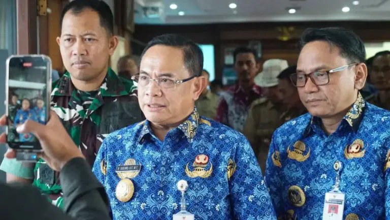 Pati Targetkan 6.000 Ha Tembakau: Sinergi Bupati-TNI Dorong Petani Raih 10 Ton Padi