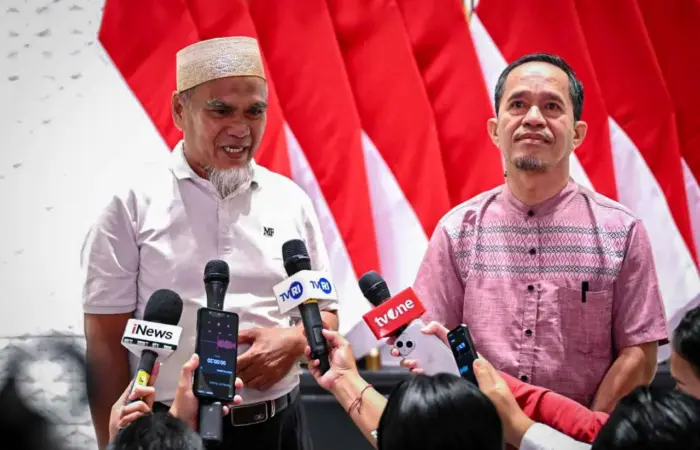 Perjuangan Terbayar: Dua Guru Luwu Utara Terima Rehabilitasi Langsung dari Presiden Prabowo
