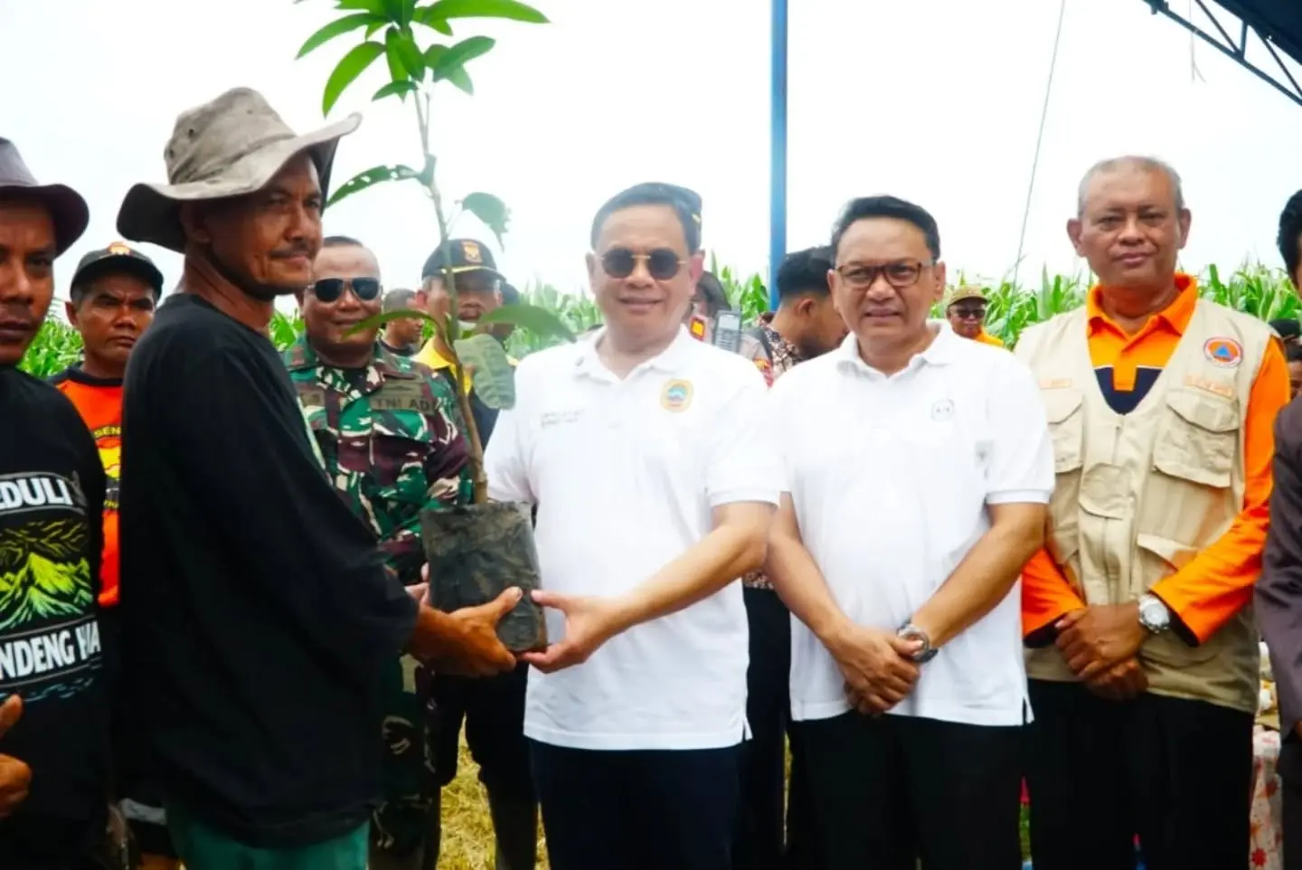 Sudewo Risma Tanam Pohon Buah di Lereng Kendeng, Inisiasi Gerakan Ekonomi Hijau Lokal