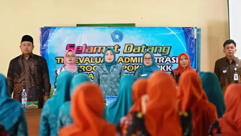Sukseskan Program Keluarga, TP PKK Pati Sidak Administrasi di Bulumanis Kidul dan Soneyan