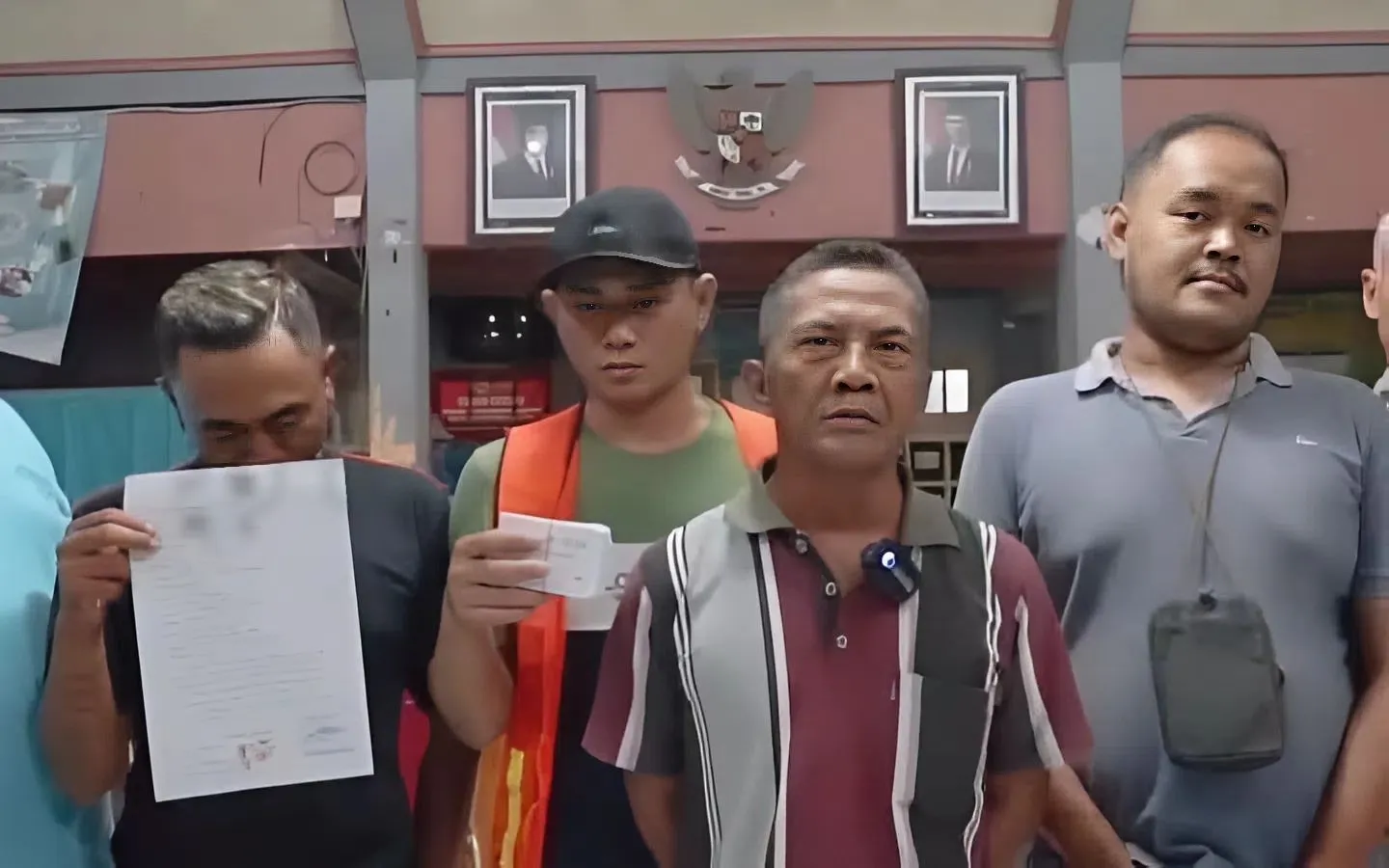Viral! 4 Jukir Liar Jlu Lamongan Tobat Di Balai Desa