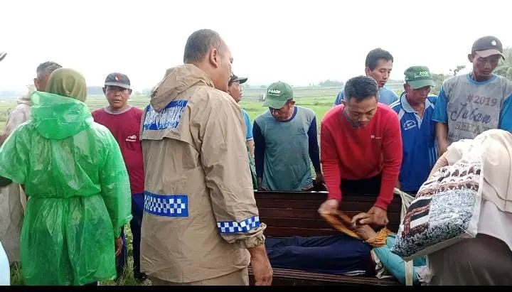 Warga Pucakwangi Pati Meninggal di Sawah Disambar Petir Sore Hari