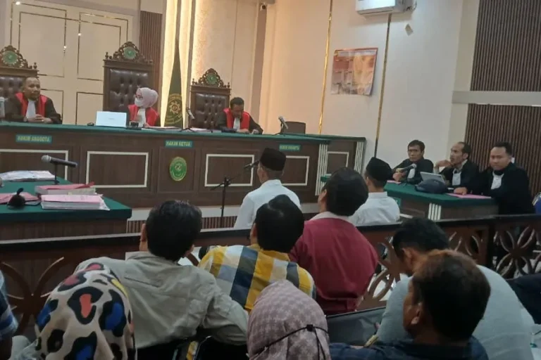 Agung & Sudi Disidang Di Pn Pati Atas Kasus Demo 2 Oktober