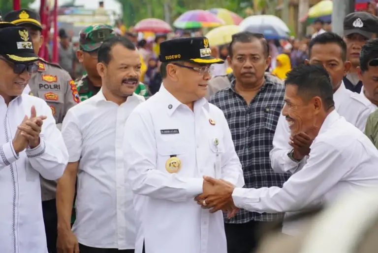 Ilustrasi berita: Kado Akhir Tahun: Sudewo Resmikan Jalan Tembus Pati-Blora di Jaken - Sawila.id