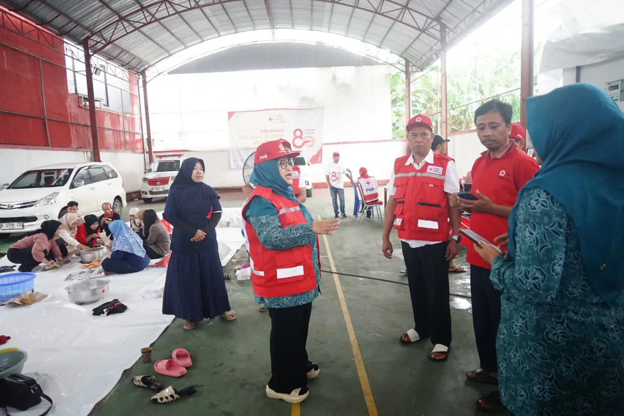 Banjir Pati Atik Sudewo Pimpin Penyaluran Nasi Bungkus dan Air Bersih