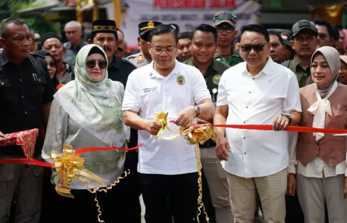 Kejar Tayang, Bupati Pati Resmikan Proyek Strategis di Hari Minggu