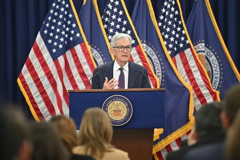 Keputusan The Fed Terbaru Bunga Acuan Tetap di Level 4,25 Hingga 4,50%