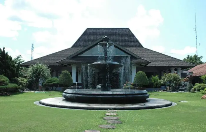 Misteri Pendopo Pati: Tempat Suci Raden Kembang Joyo Kini Diusik KPK
