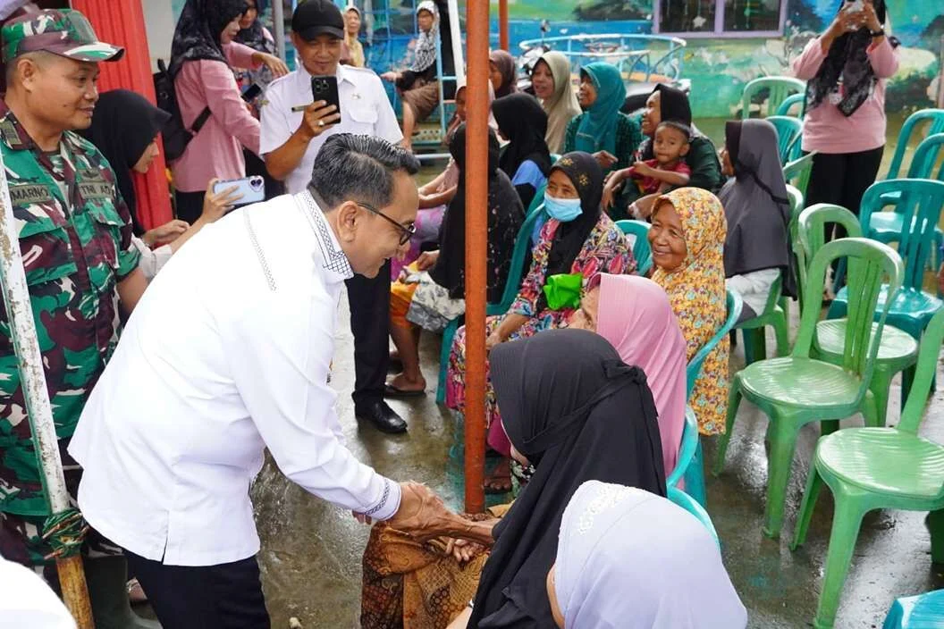 Plt Bupati Pati Salurkan Bantuan Banjir di Jakenan dan Juwana