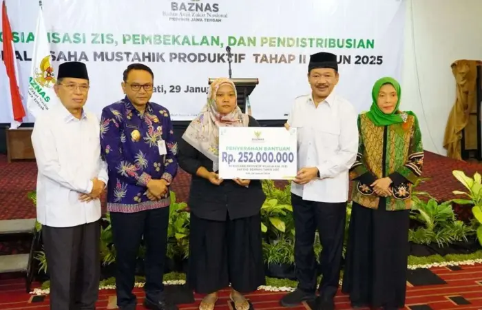 Plt Bupati Pati dan Baznas Salurkan Modal UMKM Rp120 Juta untuk Warga
