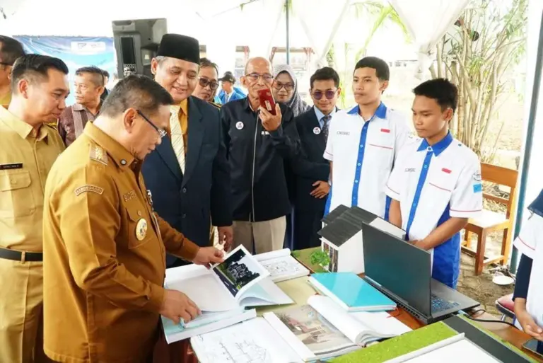 Sudewo Puji SMK BTB Juwana: Fasilitas Standar Astra, Lulusan ke Jerman