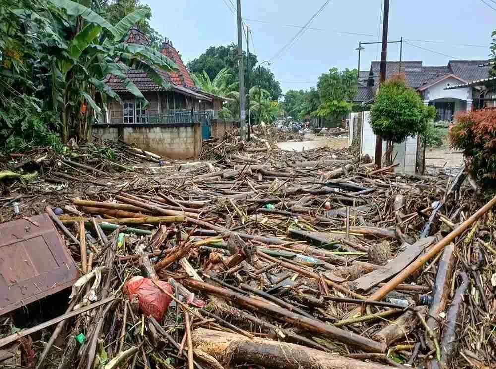 Warga Bertanya Di Mana DPRD Saat Pati Dilanda Banjir Besar