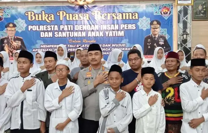 Momen Hangat Kapolresta Pati Bukber Bareng Jurnalis dan Anak Yatim