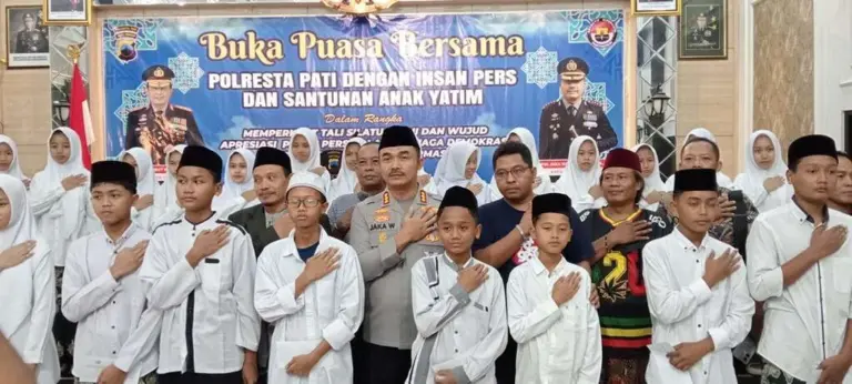 Momen Hangat Kapolresta Pati Bukber Bareng Jurnalis dan Anak Yatim