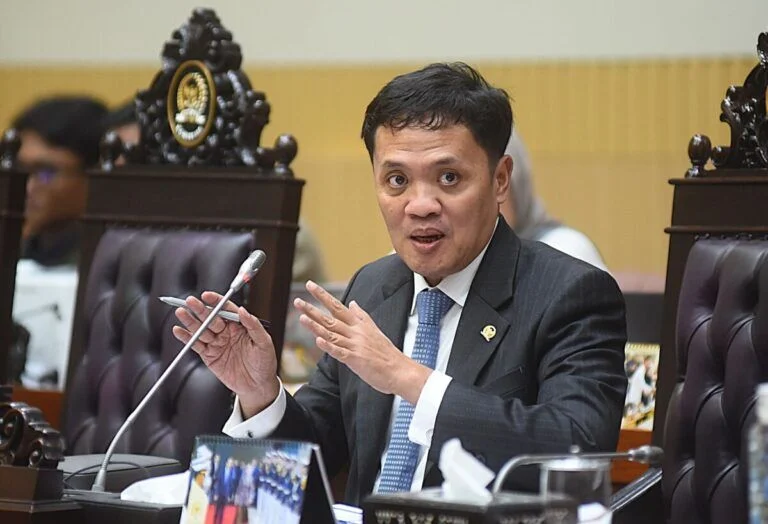 Ketua_Komisi_III_DPR_RI__Habiburokhman__Foto___Devi_Andri20260211165624-768x524