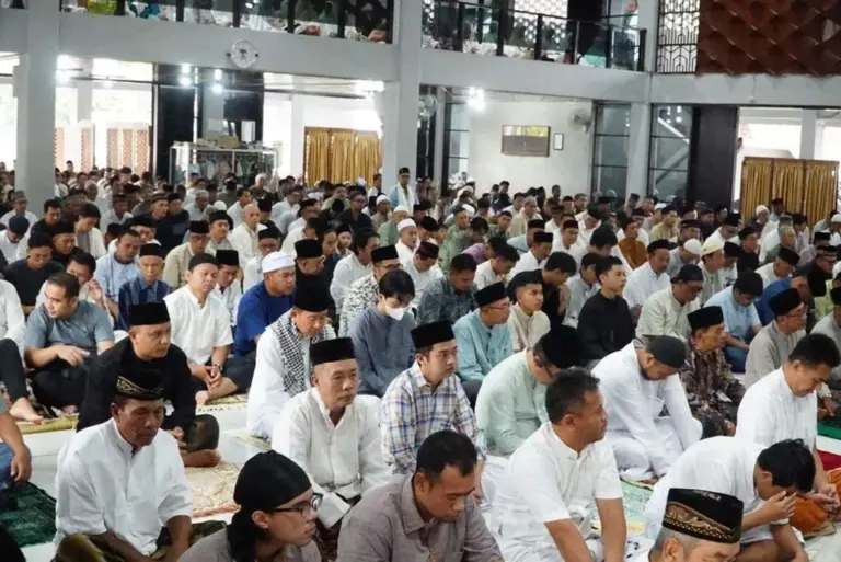 Salat Id di Masjid Baitunnur, Plt Bupati Pati Ajak Jaga Harmoni